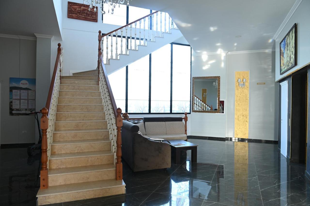 Hotel Onufri Голем Экстерьер фото