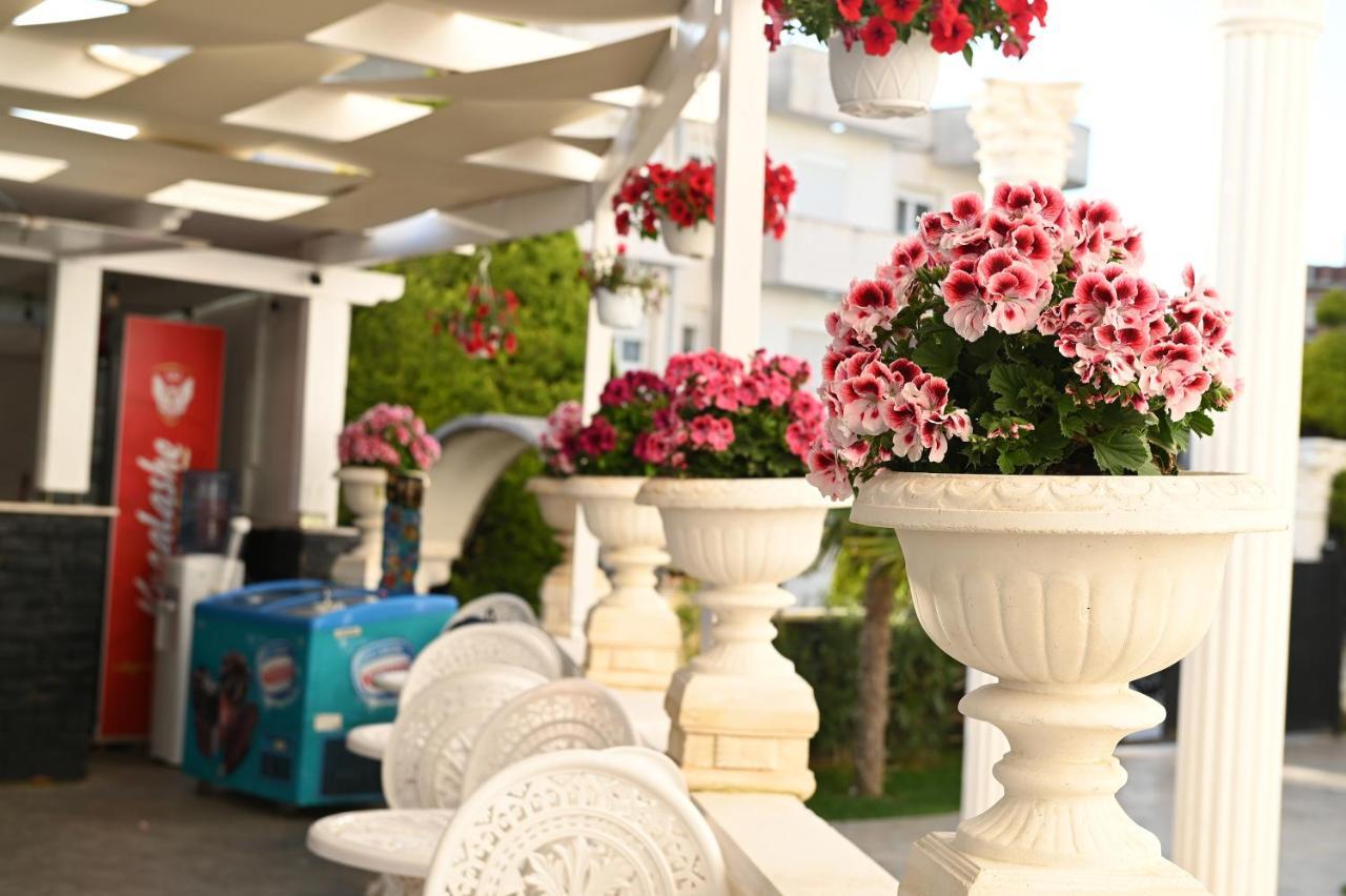 Hotel Onufri Голем Экстерьер фото